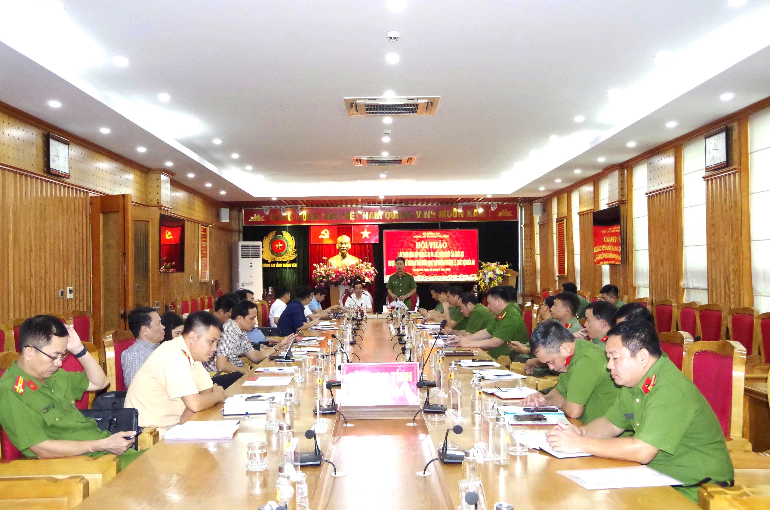 Công an tỉnh Hưng Yên tổ chức Hội thảo cung cấp thông tin, tuyên truyền và lấy ý kiến về các dự án luật, nghị quyết do Bộ Công an chủ trì soạn thảo