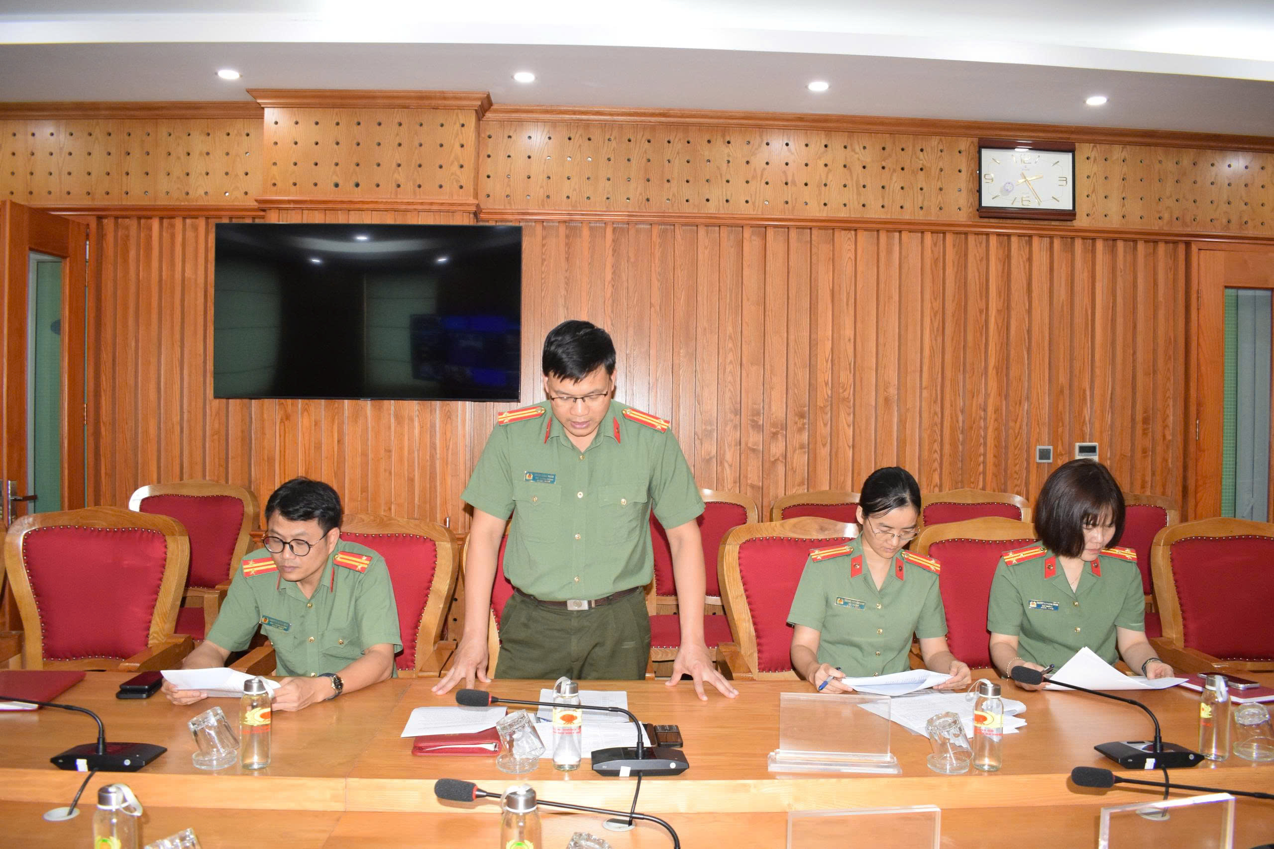 Ban Tổ chức Hội thi báo cáo viên, tuyên truyền viên pháp luật giỏi trong lực lượng Công an cơ sở năm 2026 tổ chức chấm giai đoạn 2, vòng sơ khảo