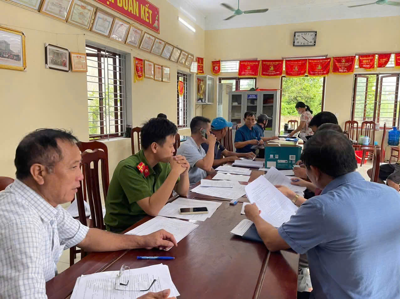 Công an xã Tân Thuận phối hợp triển khai thực hiện hoàn thành cơ sở dữ liệu quốc gia về đất đai trên địa bàn
