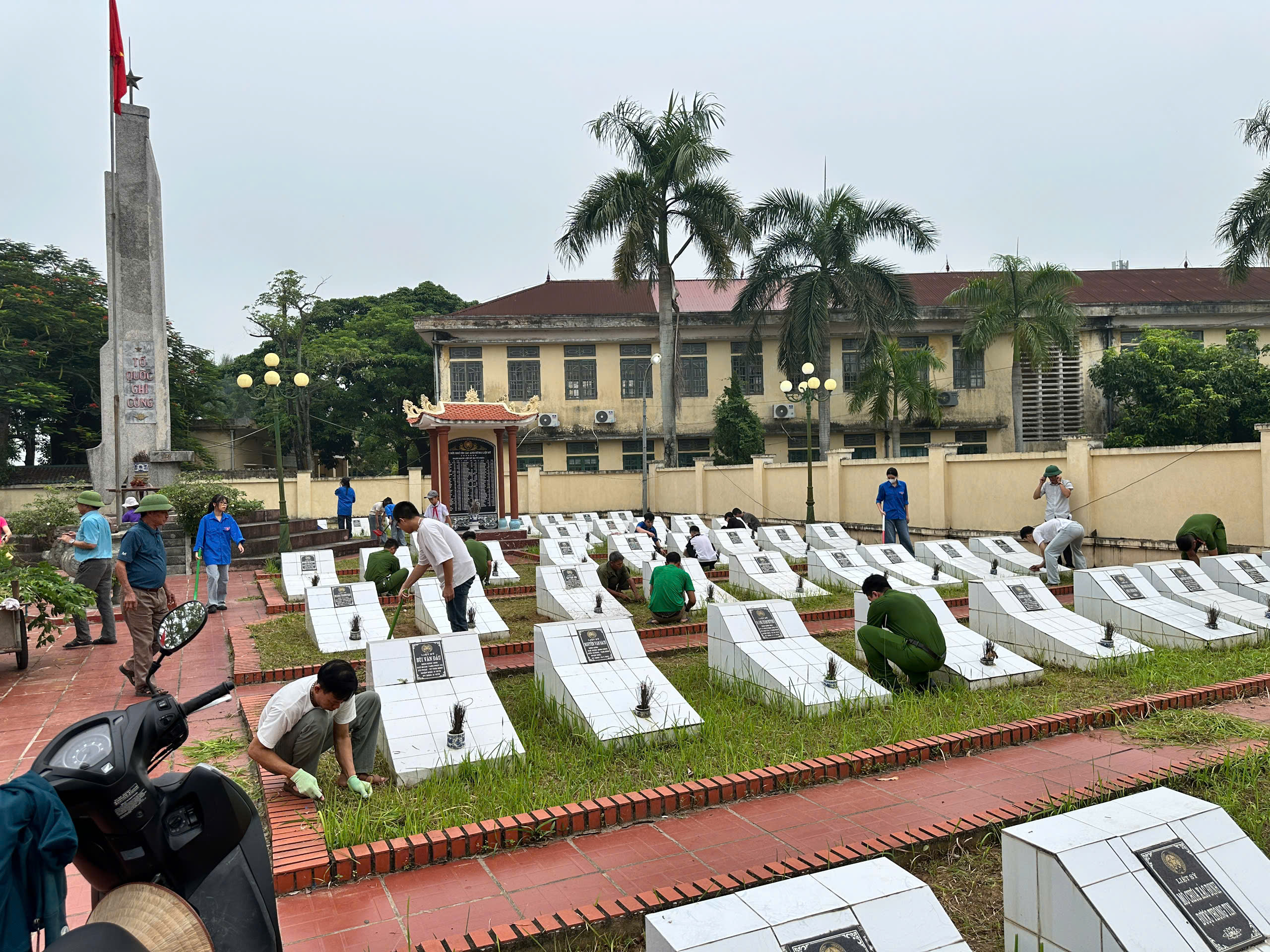 Công an phường Vũ Phúc tham gia các hoạt động kỷ niệm 79 năm ngày Thương binh - Liệt sĩ