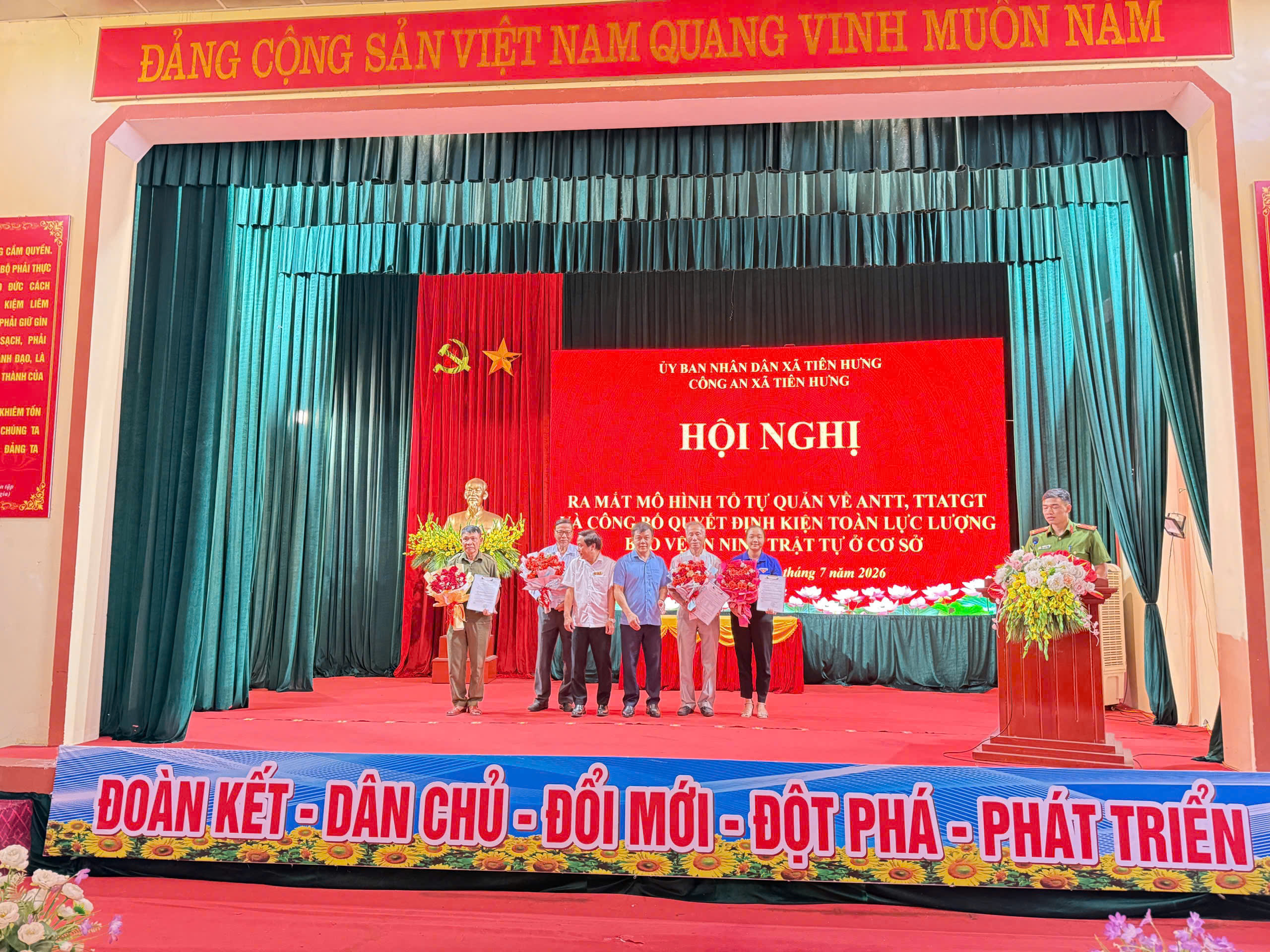 Công an xã Tiên Hưng Tham mưu UBND xã ra mắt các mô hình về bảo đảm ANTT và trật tự ATGT trên địa bàn xã
