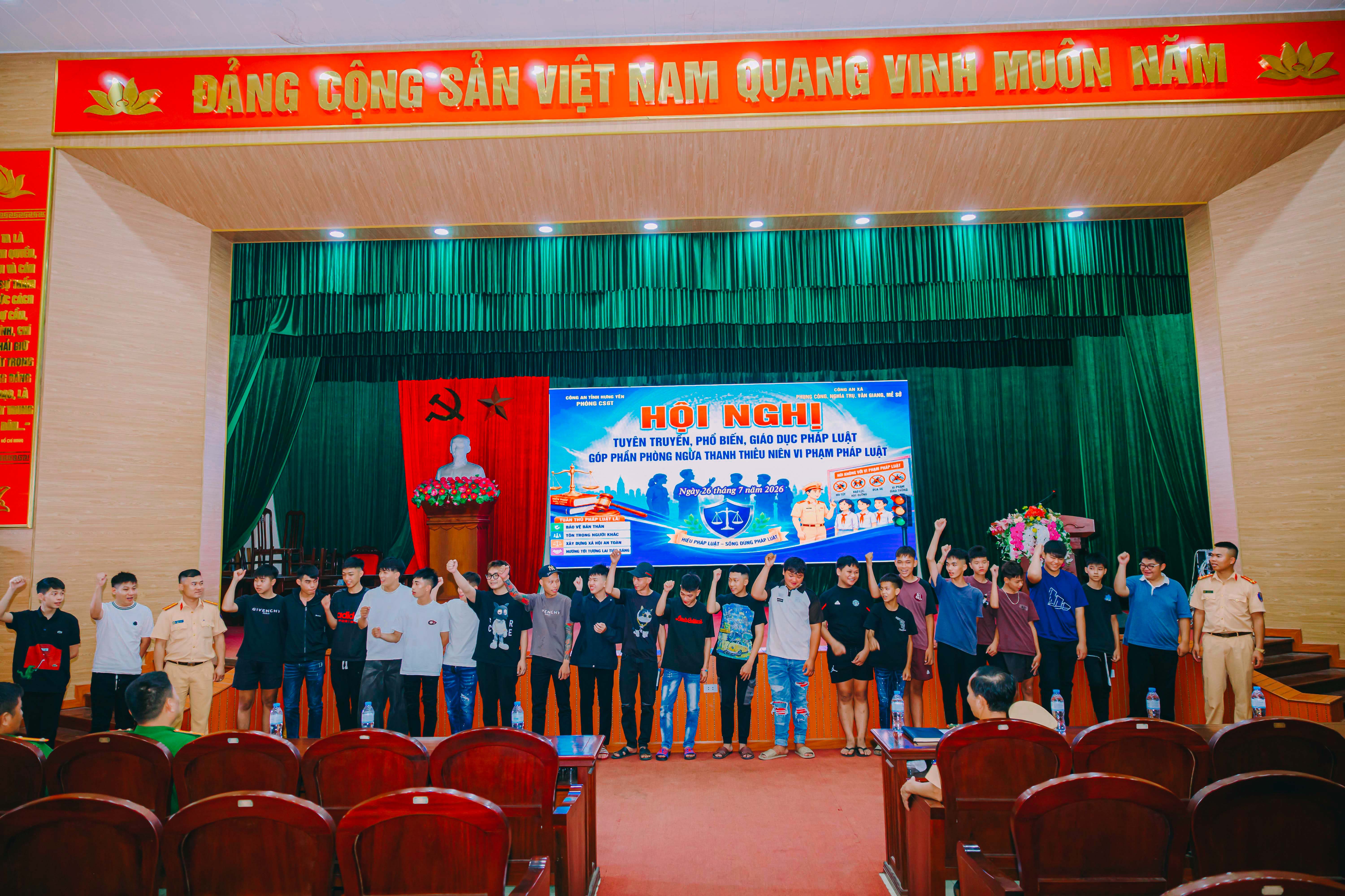 TUYÊN TRUYỀN, PHỔ BIẾN PHÁP LUẬT CHO THANH, THIẾU NIÊN TRÊN ĐỊA BÀN CÁC XÃ PHỤNG CÔNG, VĂN GIANG, NGHĨA TRỤ VÀ MỄ SỞ