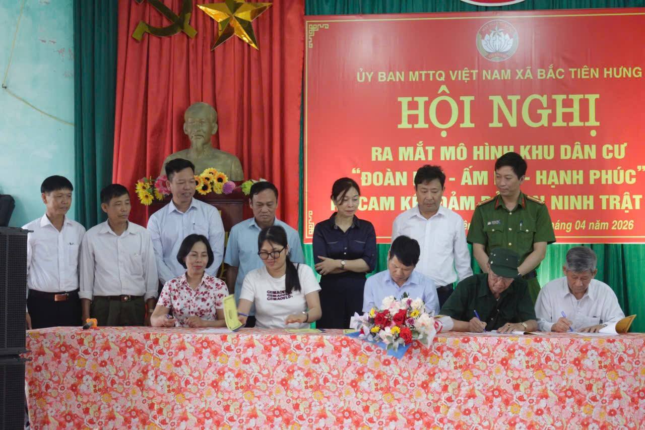 Công an xã Bắc Tiên Hưng đồng hành cùng Nhân dân xây dựng khu dân cư “Đoàn kết, ấm no, hạnh phúc”