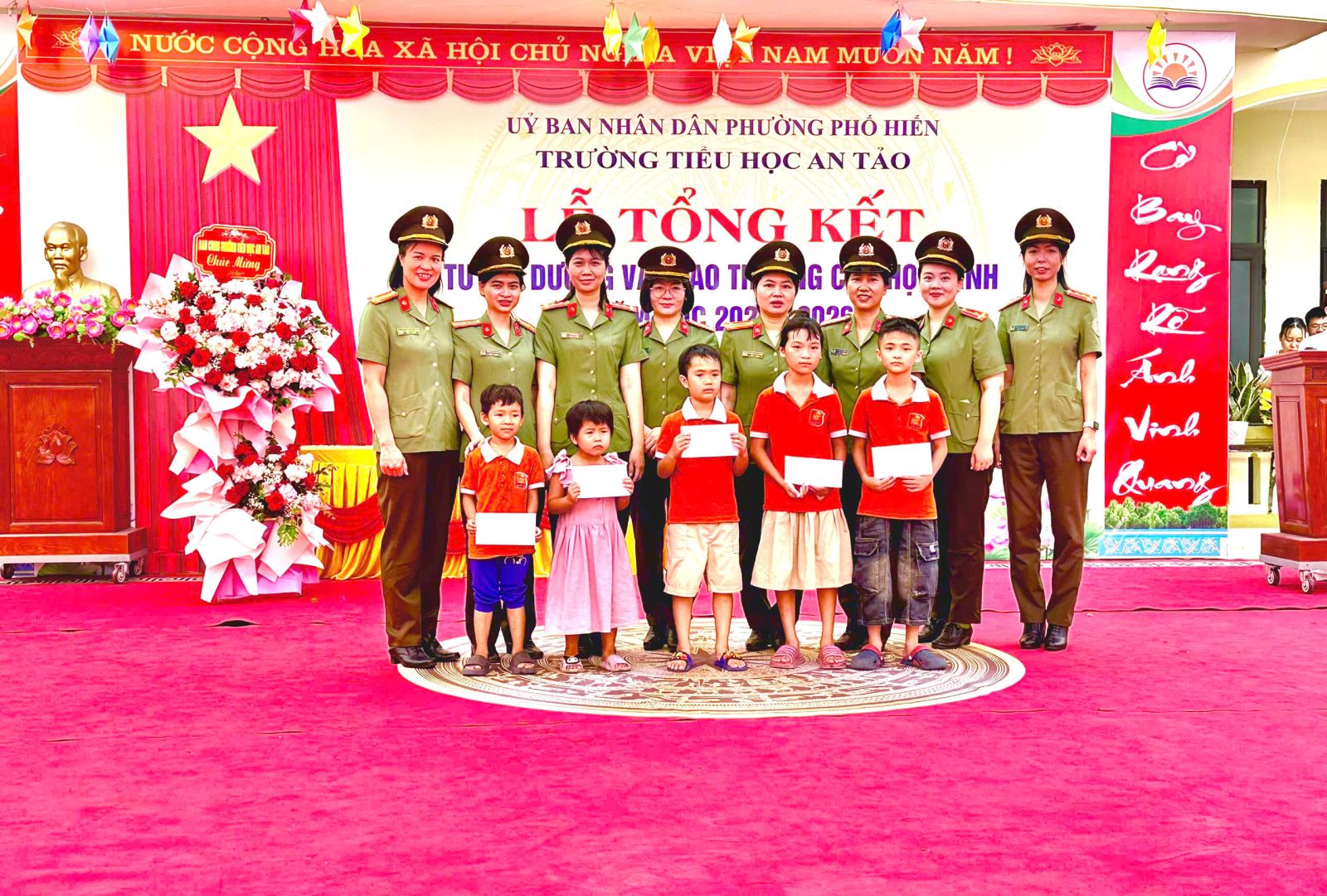 Hội Phụ nữ Cụm thi đua số 1 Khối ANND lan tỏa yêu thương qua chương trình “Mẹ đỡ đầu”