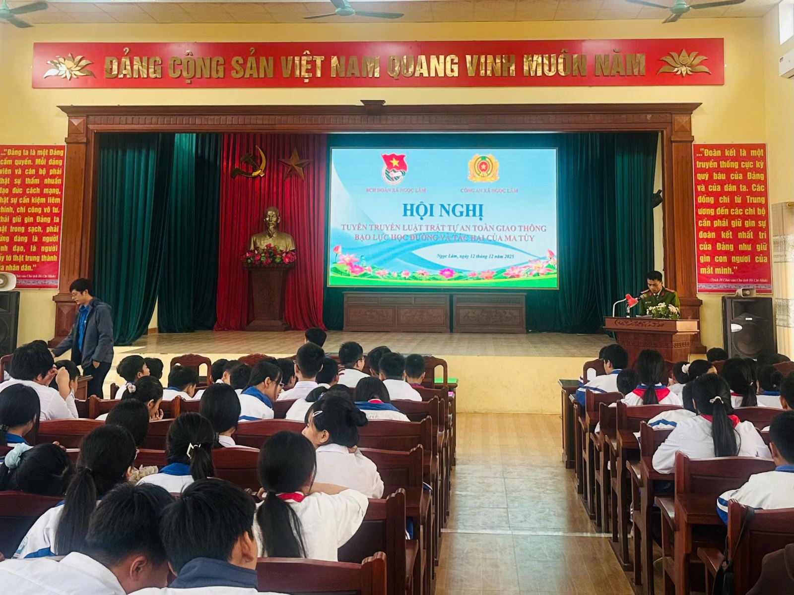 Công an xã Ngọc Lâm tổ chức hội nghị tuyên truyền phòng chống ma tuý, bạo lực học đường và luật trật tự an toàn giao thông đường bộ 