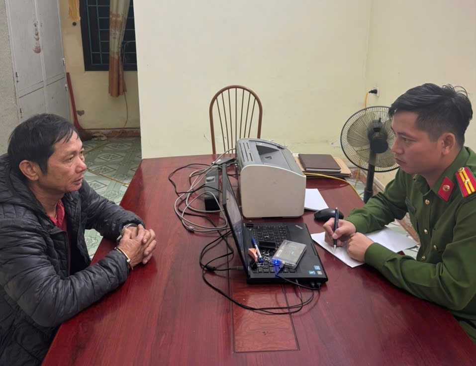 Công an xã Hưng Hà bắt quả tang đối tượng có hành vi tàng trữ trái phép chất ma túy