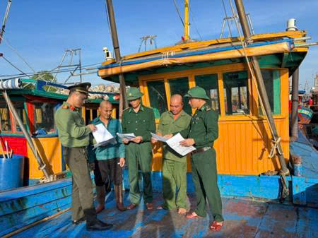 Công an xã Đông Thái Ninh: Tích cực tham gia thực hiện nhiệm vụ chống khai thác thuỷ sản bất hợp pháp, không báo cáo và không theo quy định IUU