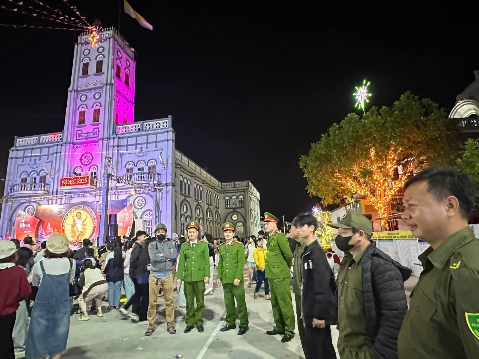 Công an xã Phụ Dực đảm bảo an ninh, trật tự hoạt động tổ chức đón Giáng sinh năm 2025 tại các giáo xứ trên địa bàn