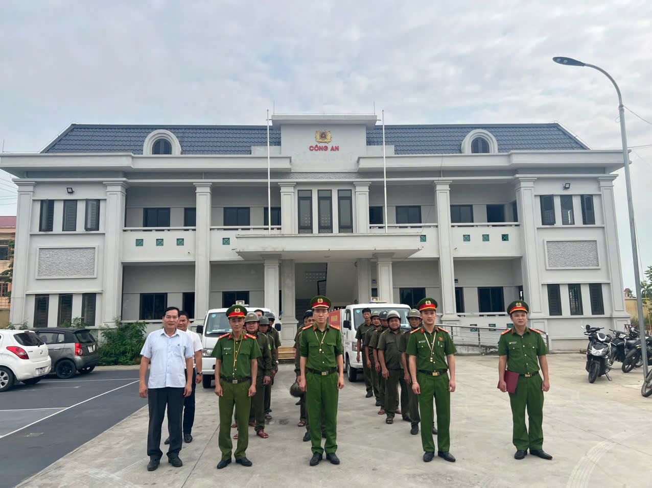 Công an phường Trà Lý ra quân đảm bảo trật tự đô thị, an toàn giao thông dịp lễ 30/4 và 01/5