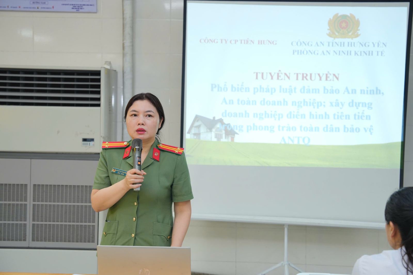 Phòng An ninh kinh tế tăng cường tuyên truyền pháp luật, xây dựng cơ quan, doanh nghiệp an toàn về ANTT, điển hình tiên tiến trong phong trào toàn dân bảo vệ an ninh Tổ quốc