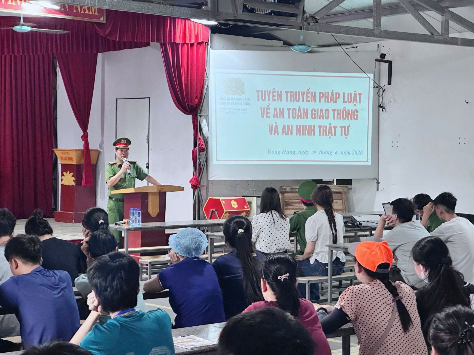 Công an xã Đông Hưng tổ chức tuyên truyền pháp luật về trật tự, an toàn giao thông và an ninh trật tự cho công nhân tại Công ty TNHH ShinshiYa-Ng Việt Nam
