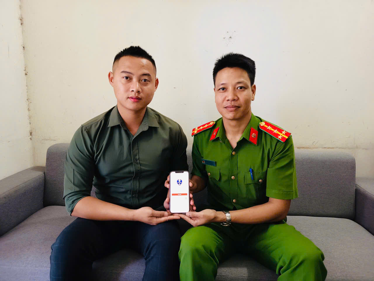 Công an xã Bắc Đông Hưng tăng cường tuyên truyền, hướng dẫn người dân sử dụng ứng dụng VNeTraffic