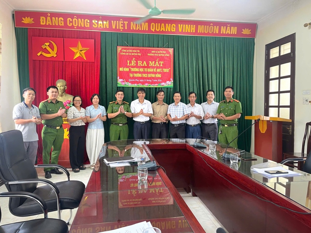Công an xã Quỳnh Phụ tham mưu UBND xã ra mắt mô hình “Trường học tự quản về an ninh trật tự, trật tự an toàn giao thông” tại trường Trung học cơ sở Quỳnh Hồng
