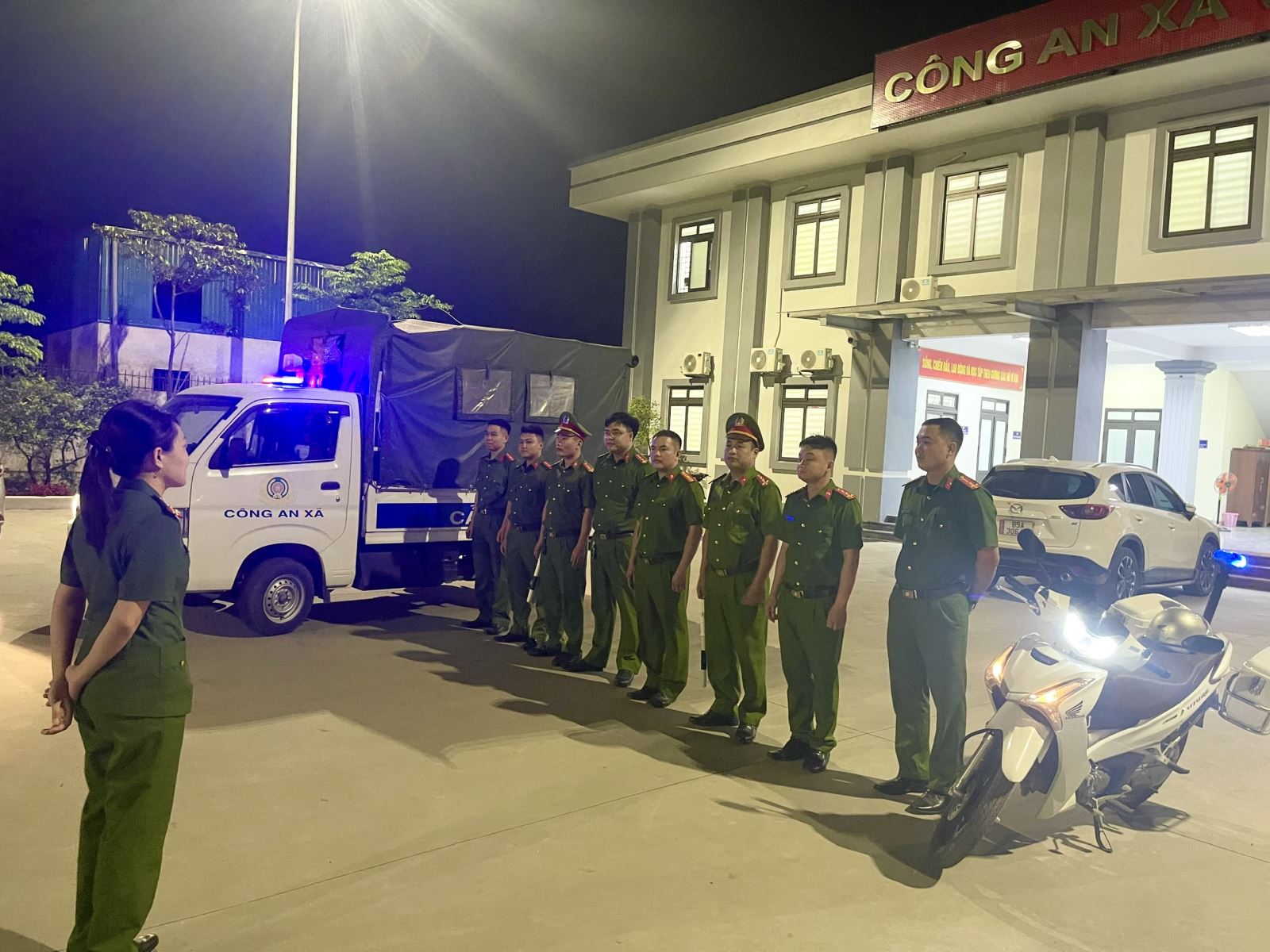 Công an xã Việt Tiến tổ chức tuần tra bảo đảm an ninh trật tự dịp nghỉ lễ Ngày Chiến thắng 30/4 và Ngày Quốc tế Lao động 01/5 năm 2026