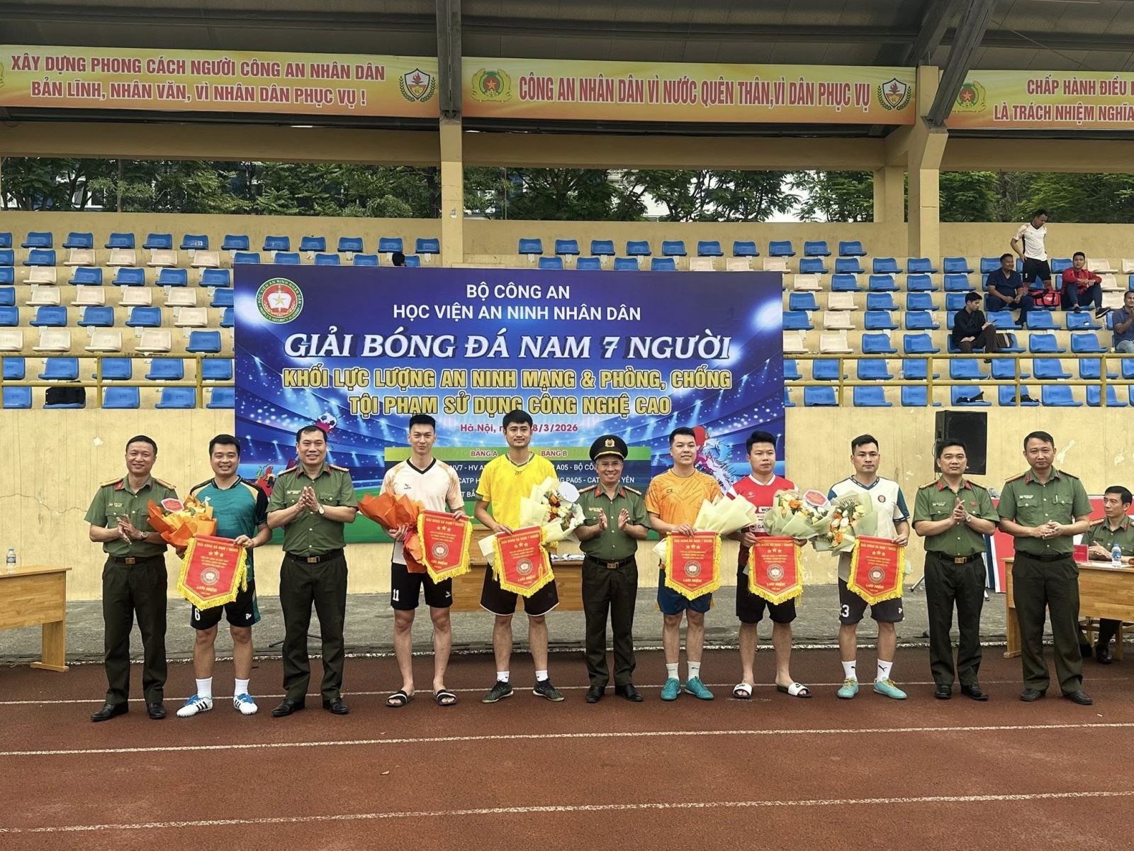 SÔI NỔI CÁC HOẠT ĐỘNG THÁNG THANH NIÊN CỦA CHI ĐOÀN PHÒNG AN NINH MẠNG