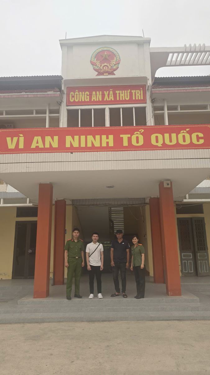 Công an xã Thư Trì lan tỏa “gương người tốt, việc tốt”, hỗ trợ trao trả hơn 1 tỷ đồng do chuyển nhầm