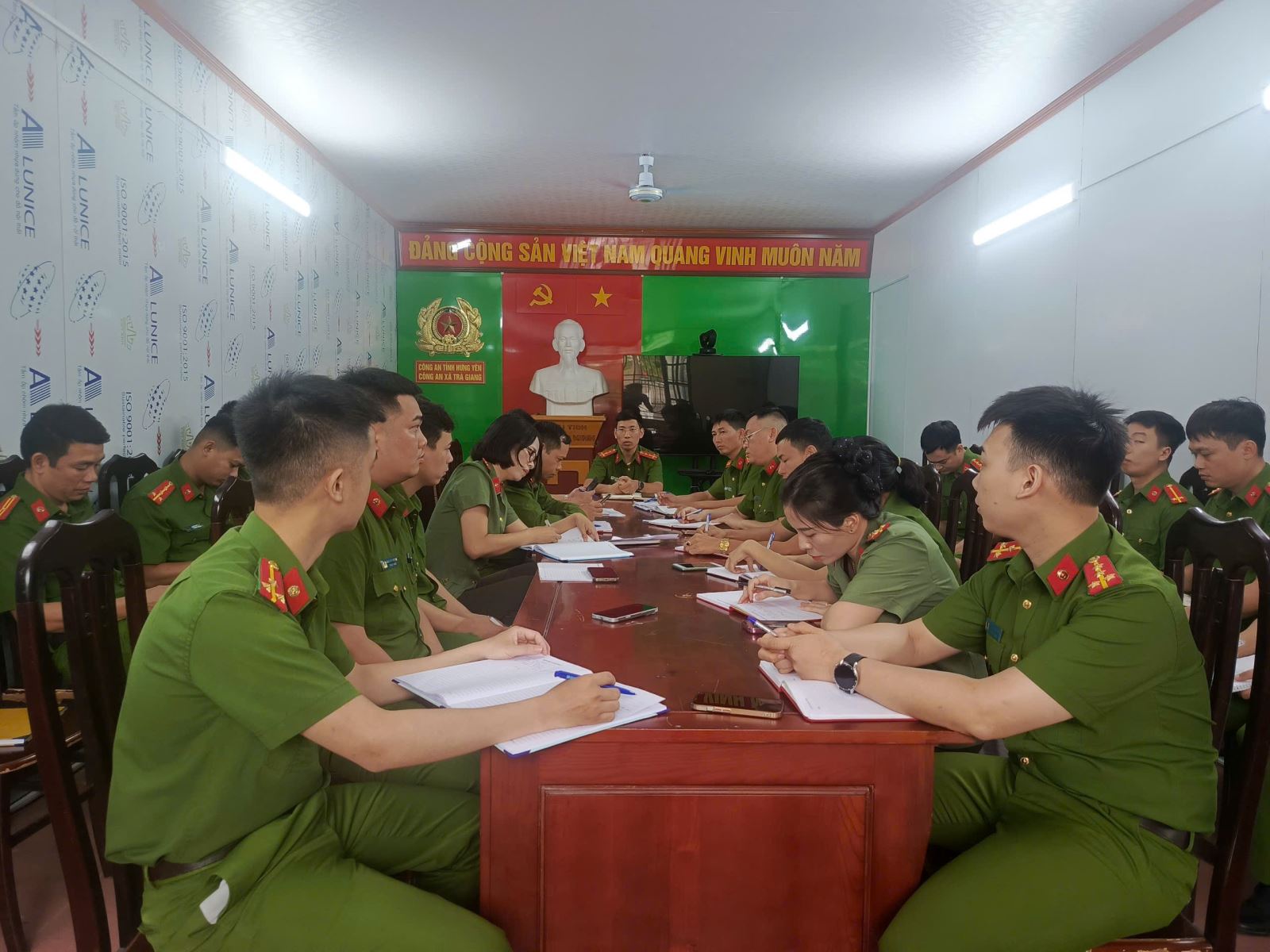 Công an xã Trà Giang phối hợp triển khai kế hoạch sắp xếp, sáp nhập thôn trên địa bàn theo đúng quy định