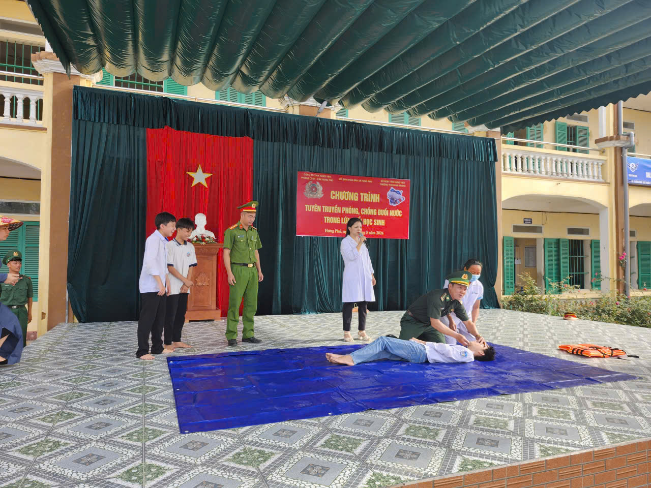 Công an xã Hưng Phú tăng cường tuyên truyền kỹ năng phòng, chống đuối nước cho học sinh