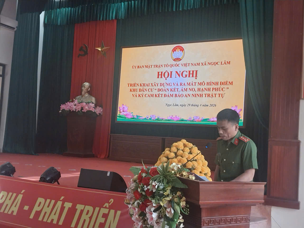 Công an xã Ngọc Lâm tham gia xây dựng Mô hình khu dân cư “Đoàn kết, ấm no, hạnh phúc”