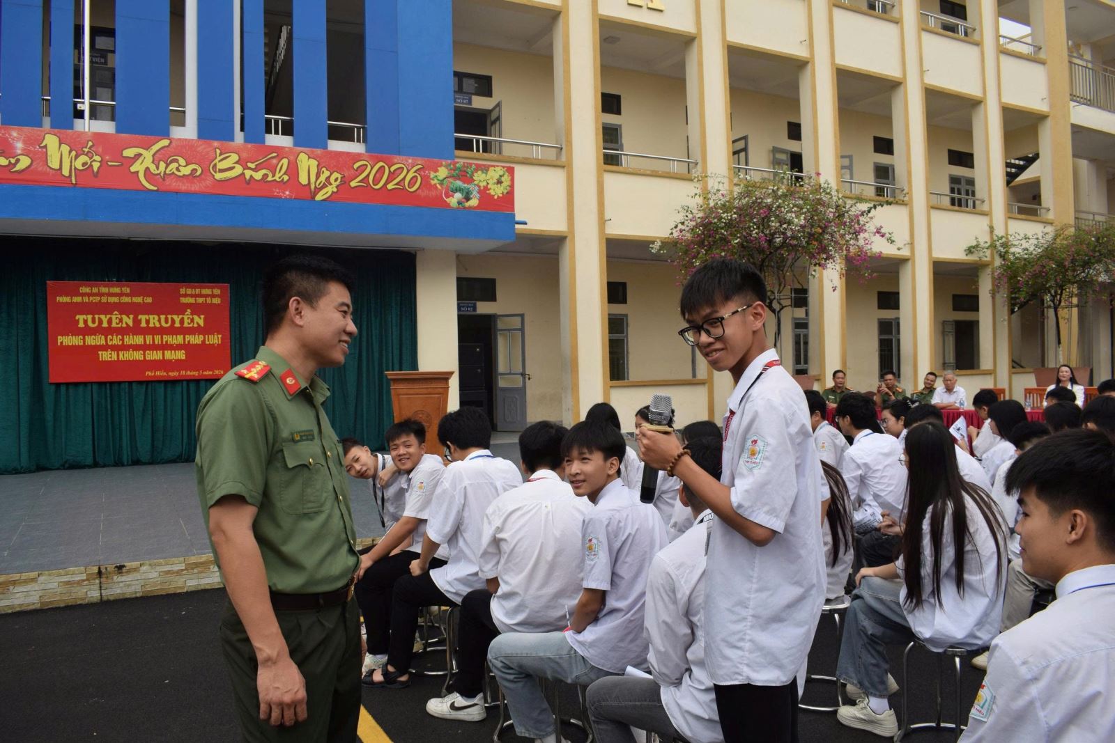 Tuyên truyền “phòng ngừa các hành vi vi phạm pháp luật trên không gian mạng”