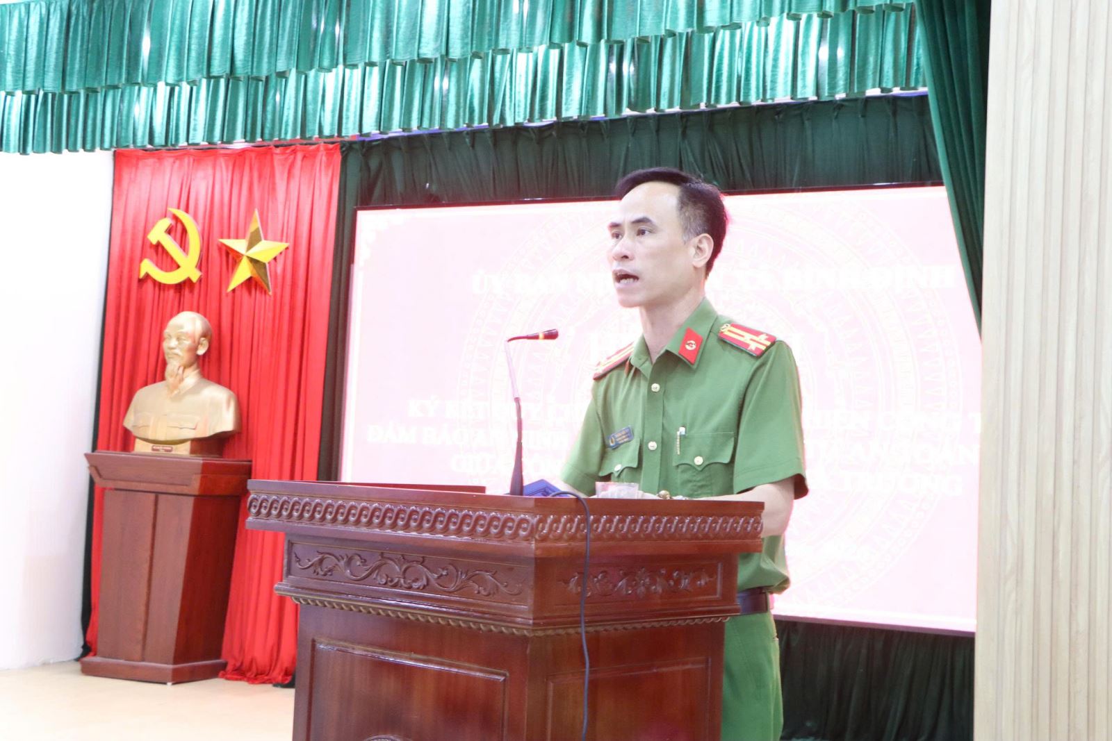 Công an xã Bình Định tăng cường bảo đảm an ninh - trật tự tại các trường Mầm non, Tiểu học và THCS trên địa bàn xã