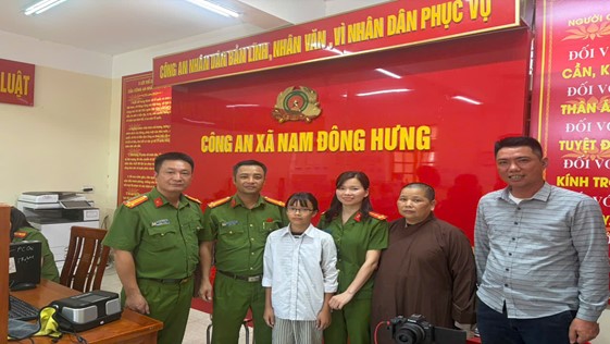 CÔNG AN XÃ ĐÔNG QUAN: NÂNG CAO CHẤT LƯỢNG PHỤC VỤ NHÂN DÂN TRONG CÔNG TÁC CẤP CĂN CƯỚC VÀ ĐỊNH DANH ĐIỆN TỬ