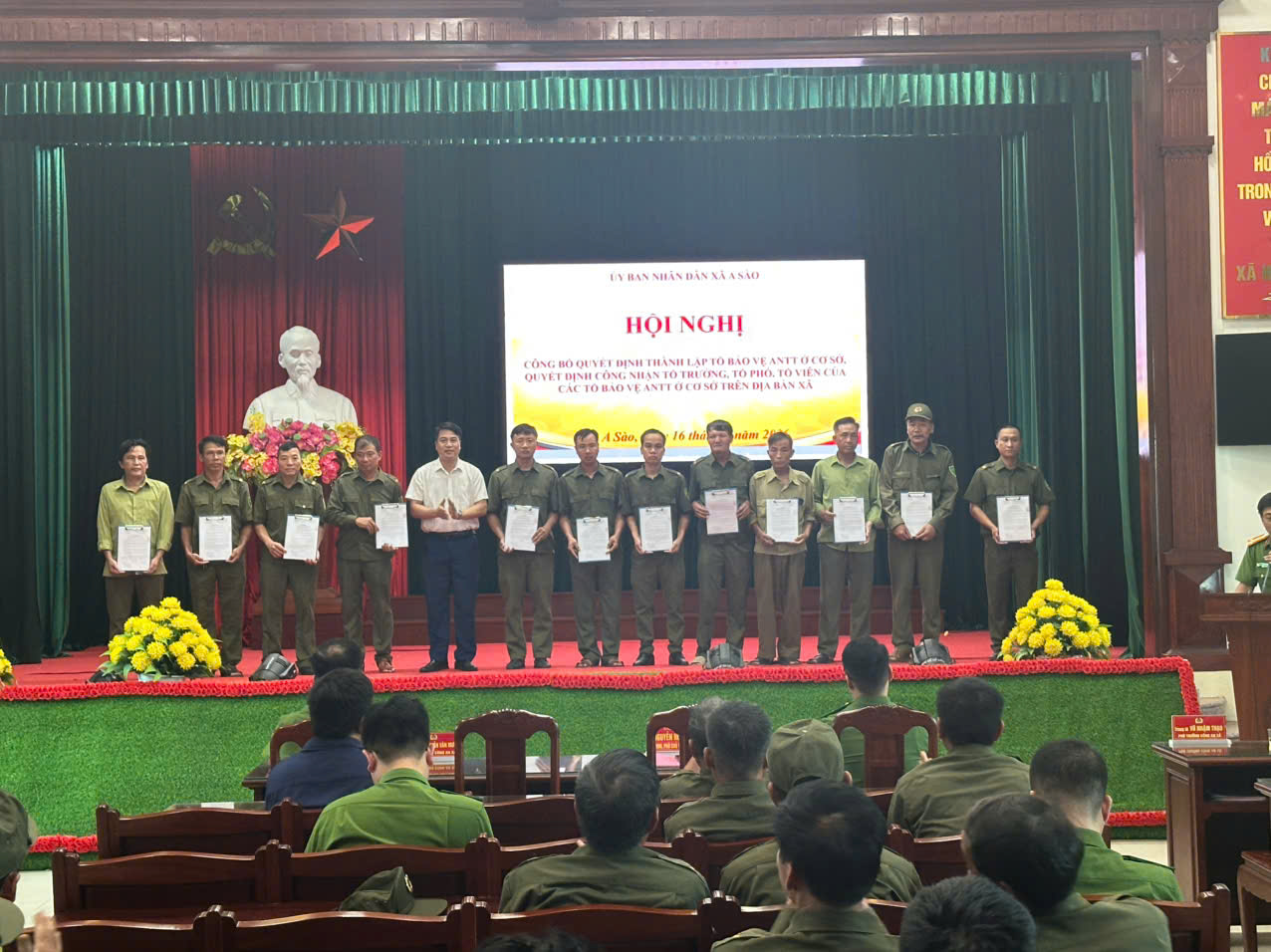 Công an xã A Sào tổ chức Hội nghị công bố quyết định thành lập  tổ bảo vệ an ninh trật tự ở cơ sở