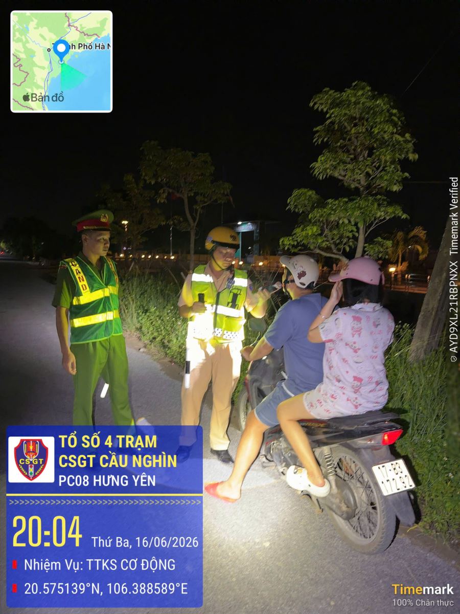 Công an xã Bắc Đông Hưng phối hợp Phòng Cảnh sát giao thông tăng cường kiểm tra, xử lý vi phạm trật tự an toàn giao thông