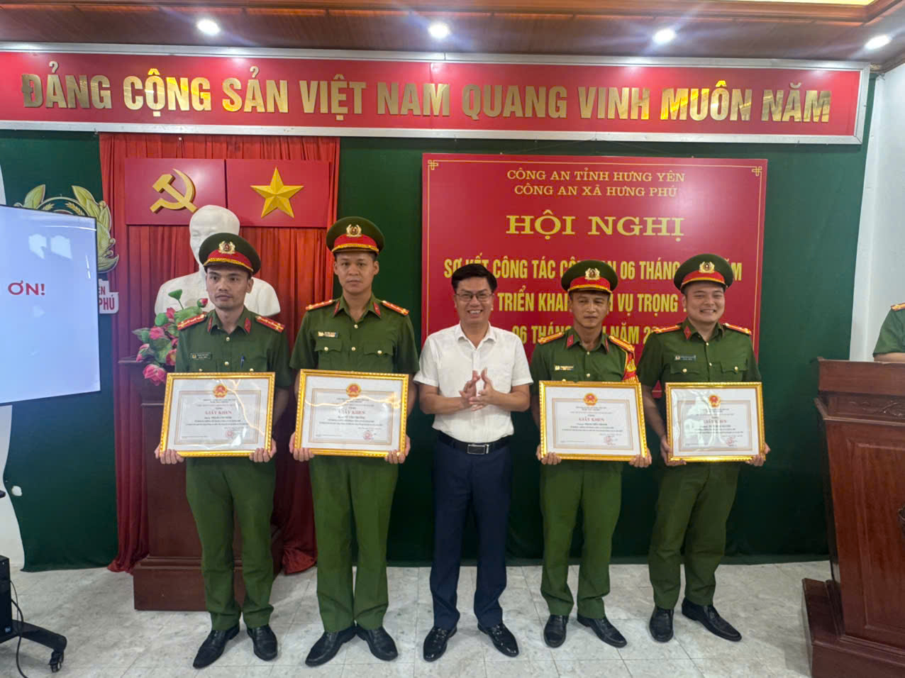 Công an xã Hưng Phú sơ kết công tác 6 tháng đầu năm 2026, triển khai nhiệm vụ trọng tâm 6 tháng cuối năm