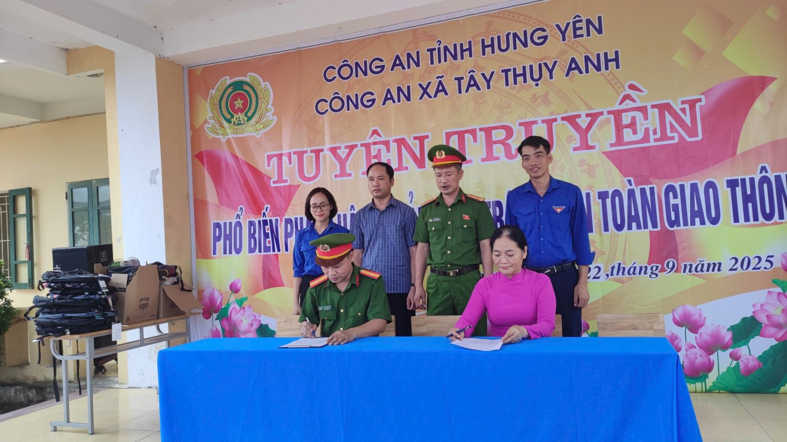 Công an xã Tây Thụy Anh: Tổ chức tuyên truyền giáo dục pháp luật về trật tự an toàn giao thông cho học sinh