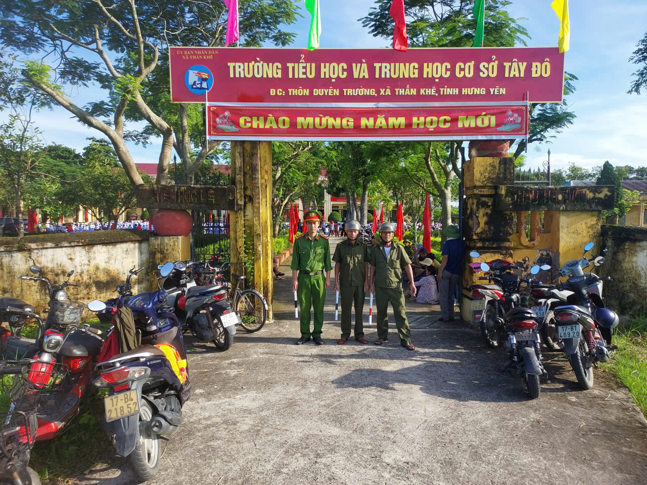 Công an xã Thần Khê tăng cường công tác đảm bảo trật tự an toàn giao thông ngày Khai giảng năm học mới.