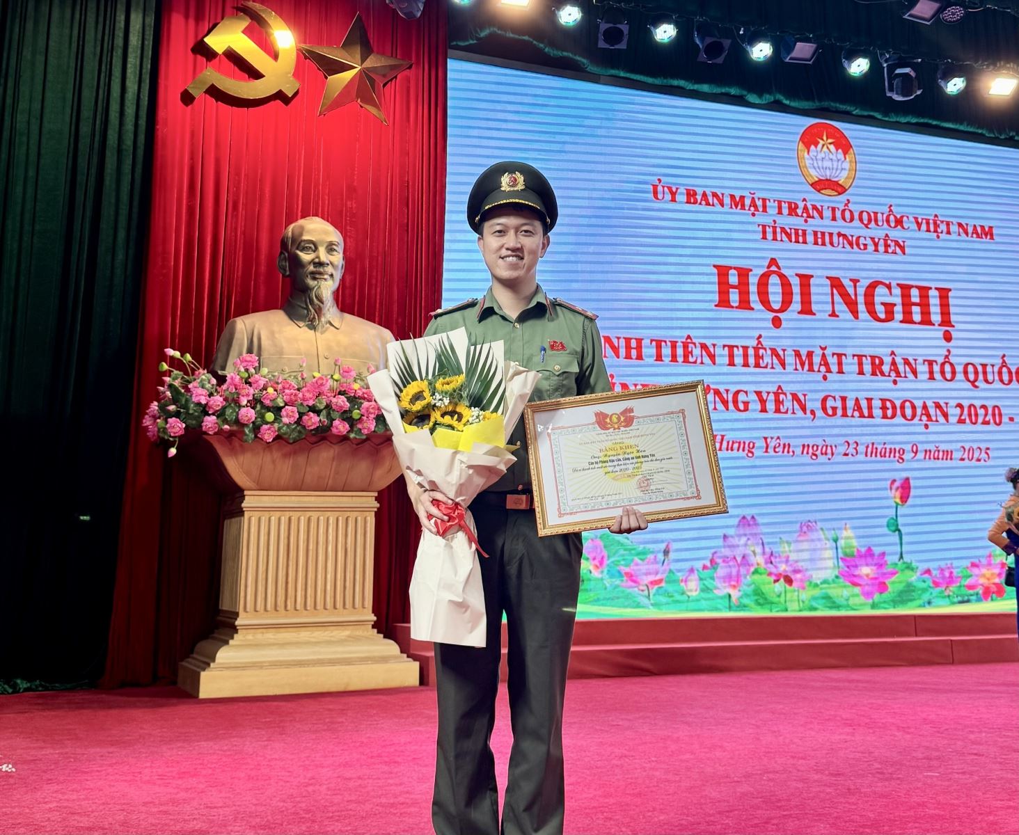 THƯỢNG ÚY NGUYỄN NGỌC HÒA: TỪ NHỮNG VIỆC LÀM CỤ THỂ ĐẾN DANH HIỆU GƯƠNG MẶT TRẺ CÔNG AN TIÊU BIỂU TỈNH HƯNG YÊN NĂM 2025