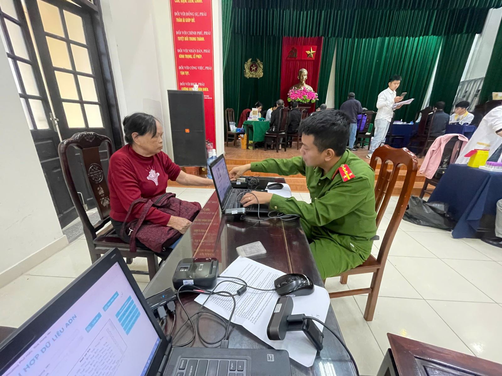 Công an Hưng Yên chủ động, nòng cốt triển khai thu nhận mẫu ADN thân nhân liệt sĩ