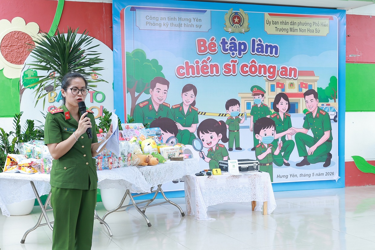 Hội phụ nữ Phòng Kỹ thuật hình sự - Công an tỉnh Hưng Yên tổ chức chương trình trải nghiệm “Bé tập làm chiến sĩ Công an”