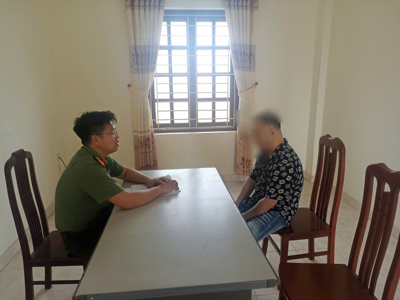Công an xã Quỳnh Phụ phát hiện, xử lý trường hợp bình luận thông tin tiêu cực, xúc phạm uy tín của cơ quan, tổ chức trên không gian mạng 