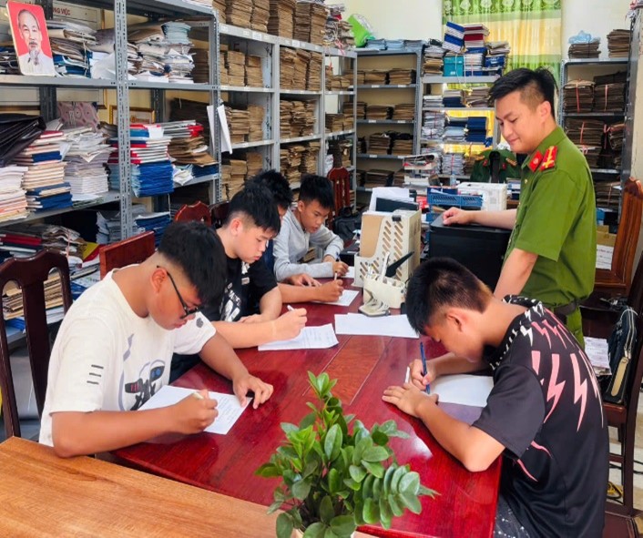 Công an xã Nam Đông Hưng tăng cường công tác phòng ngừa tội phạm, vi phạm pháp luật trong lứa tuổi thanh thiếu niên