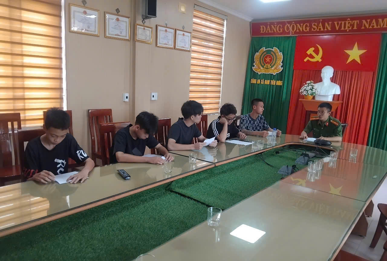 Công an xã Nam Tiên Hưng triển khai quyết liệt các biện pháp bảo đảm trật tự, an toàn giao thông trên địa bàn