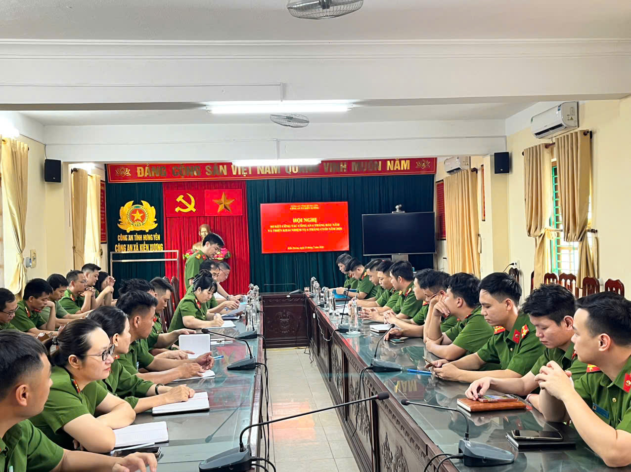Công an xã Kiến Xương tổ chức Hội nghị sơ kết công tác công an 6 tháng đầu năm và triển khai nhiệm vụ 6 tháng cuối năm 2026