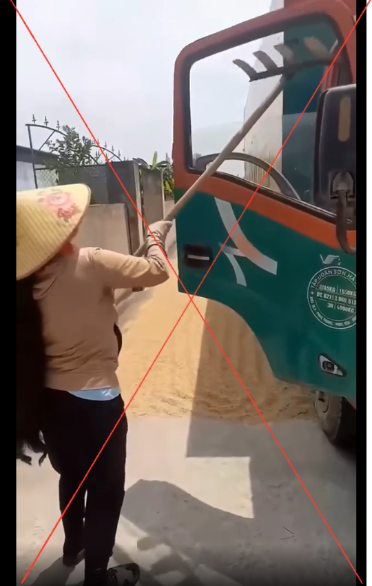 Công an tỉnh Hưng Yên cảnh báo nguy cơ mất an toàn giao thông do phơi thóc lúa