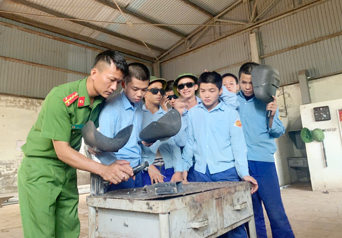 Bảo đảm quyền và lợi ích hợp pháp của học sinh, trại viên