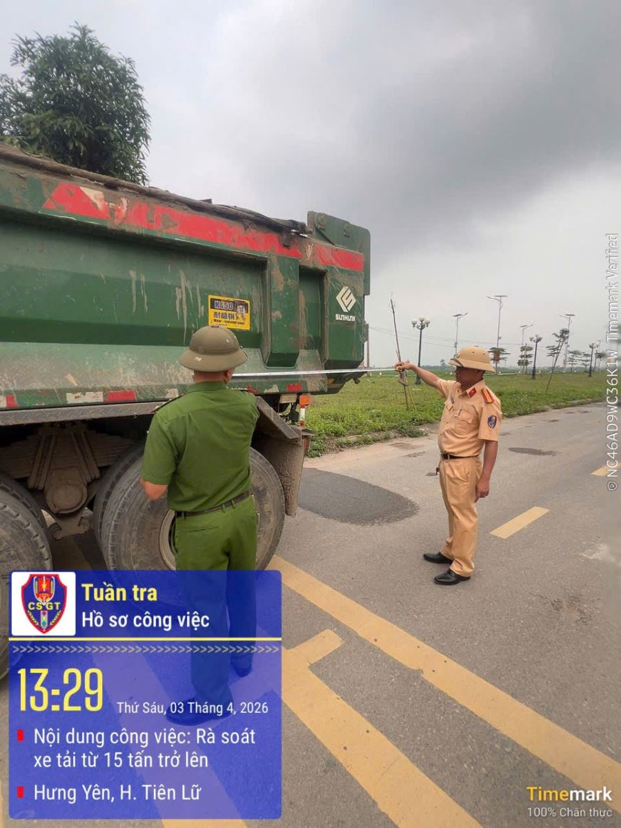 Công an xã Hoàng Hoa Thám: Tổng rà soát phương tiện ô tô tải tự đổ, xe sơ mi rơ mi rơ mooc tự đổ trên địa bàn