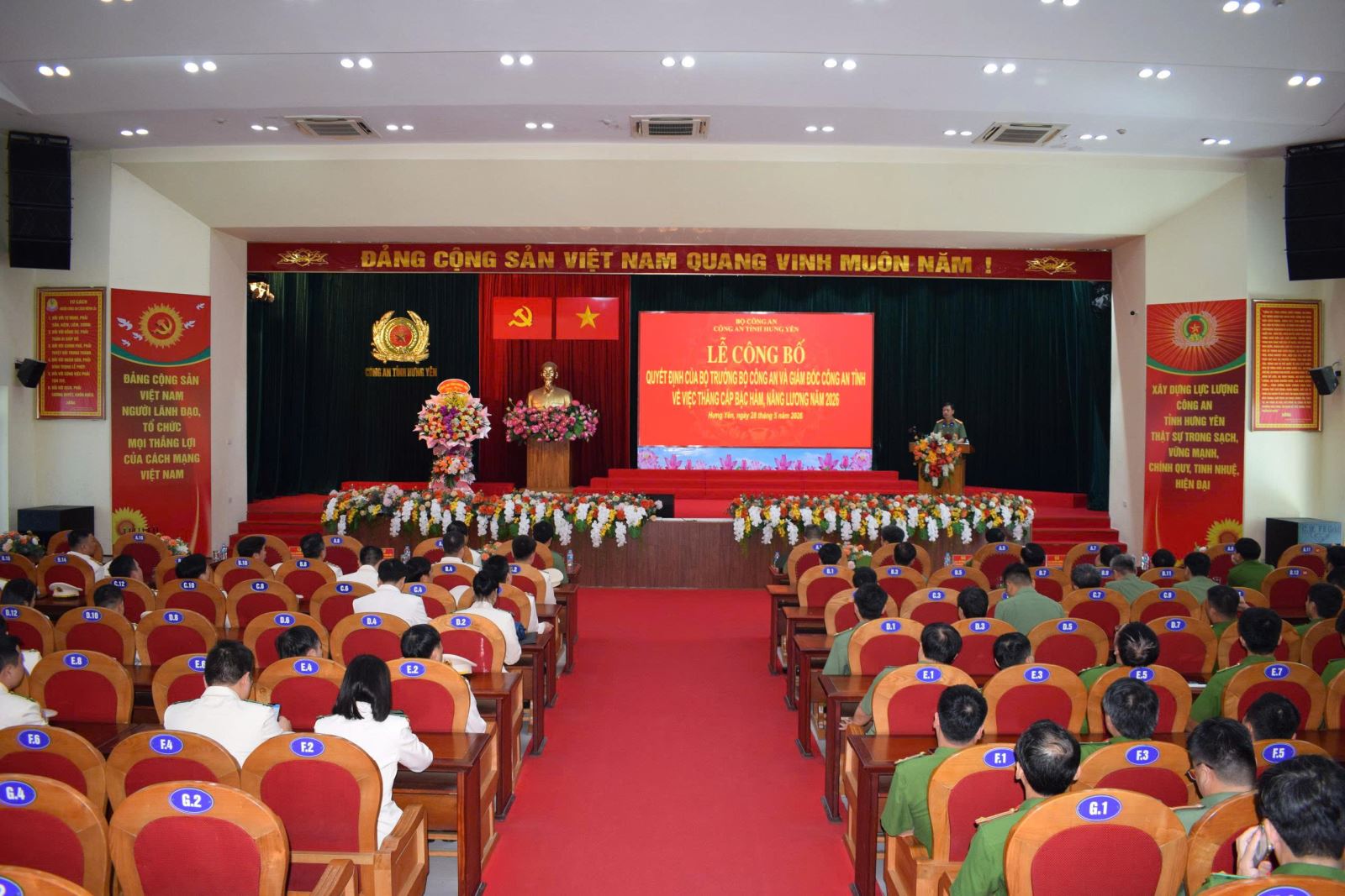 Công an tỉnh Hưng Yên công bố Quyết định thăng cấp bậc hàm, nâng bậc lương năm 2026