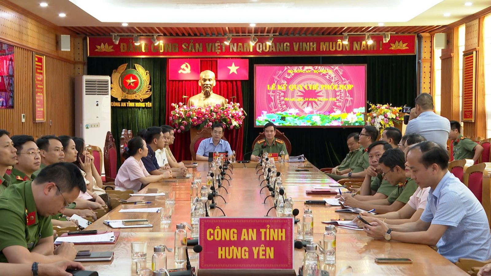 Nâng cao hiệu quả công tác phối hợp giữa Bộ Công an và Bộ Nội vụ