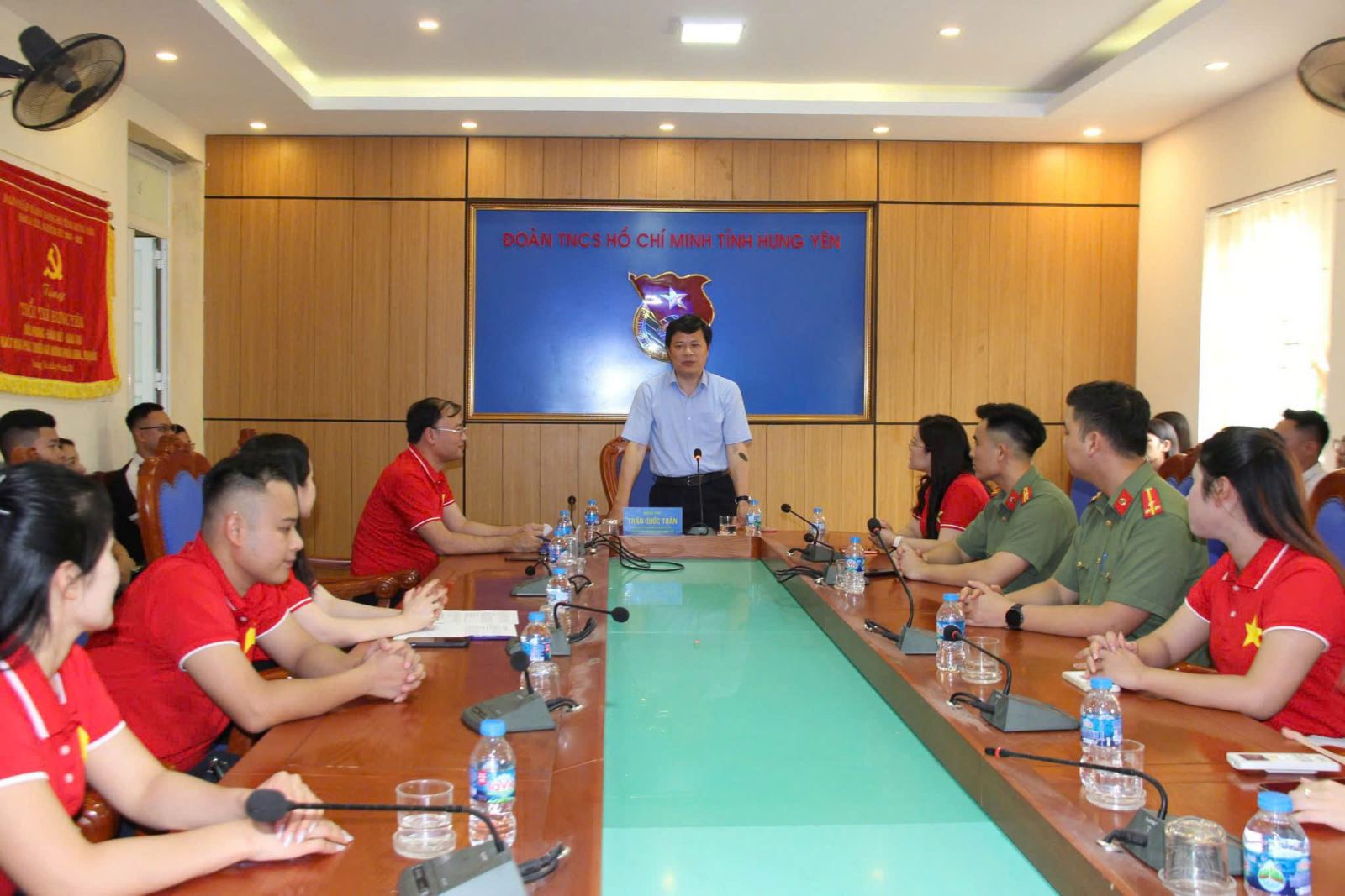 Gặp mặt đoàn đại biểu thanh niên Hưng Yên trước khi tham gia  Chương trình Hành trình đỏ tại Trung Quốc