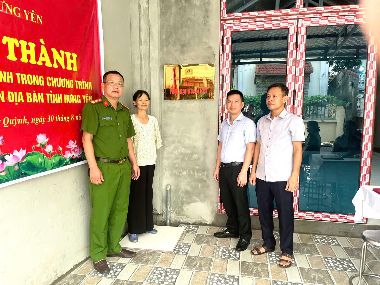 Tổ chức Lễ khánh thành, bàn giao nhà cho hộ gia đình thuộc Chương trình “Xóa nhà tạm, nhà dột nát” trên địa bàn xã Như Quỳnh.
