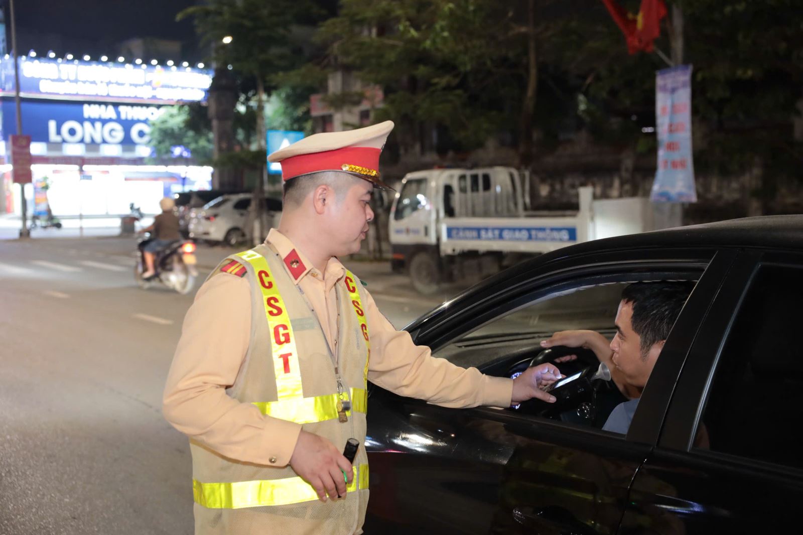 Tăng cường đảm bảo trật tự an toàn giao thông trong dịp nghỉ lễ 30/4, 1/5