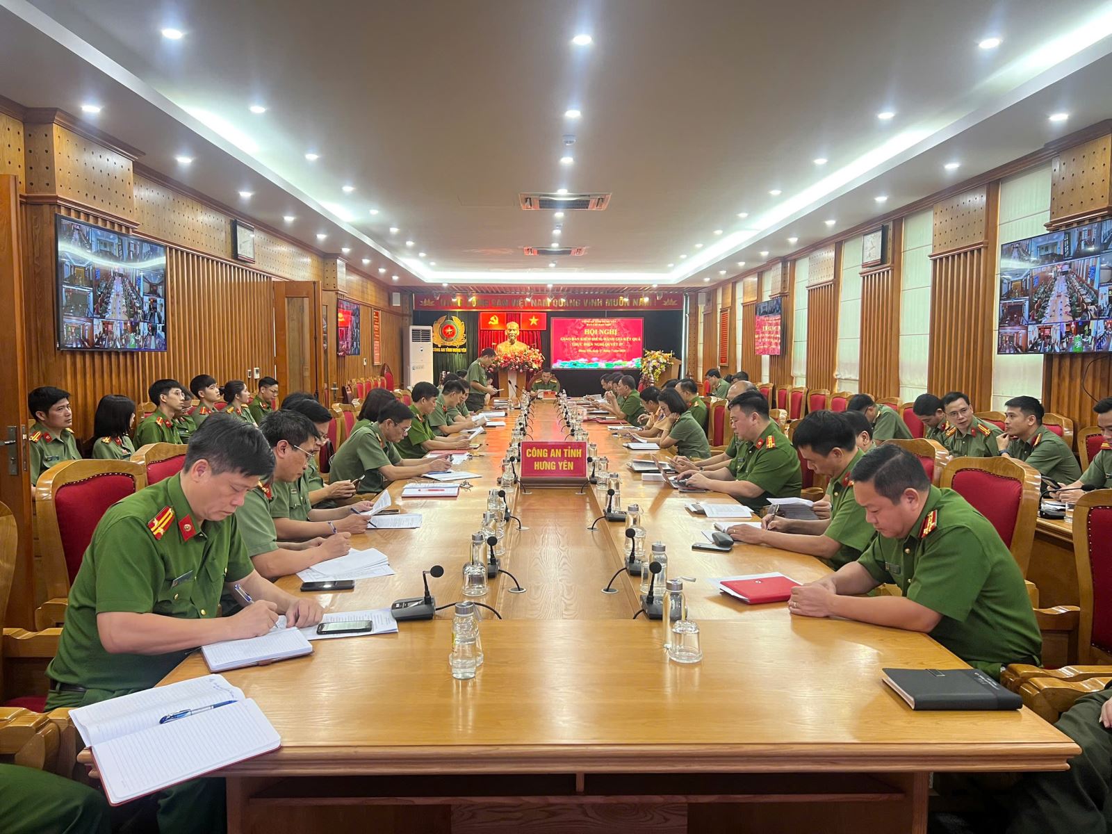 Công an tỉnh Hưng Yên: Tổ chức Hội nghị giao ban kiểm đếm nhiệm vụ phát triển khoa học công nghê, đổi mới sáng tạo, chuyển đổi số và Đề án 06