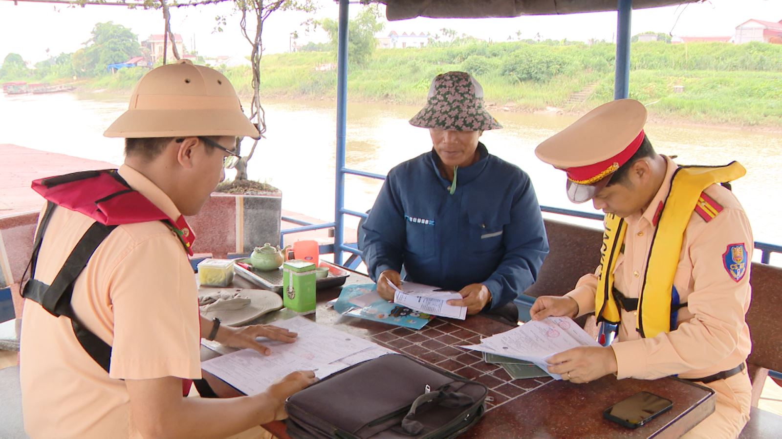 Chủ động bảo đảm trật tự an toàn giao thông đường thủy trên tuyến sông Trà Lý trong mùa mưa bão năm 2026