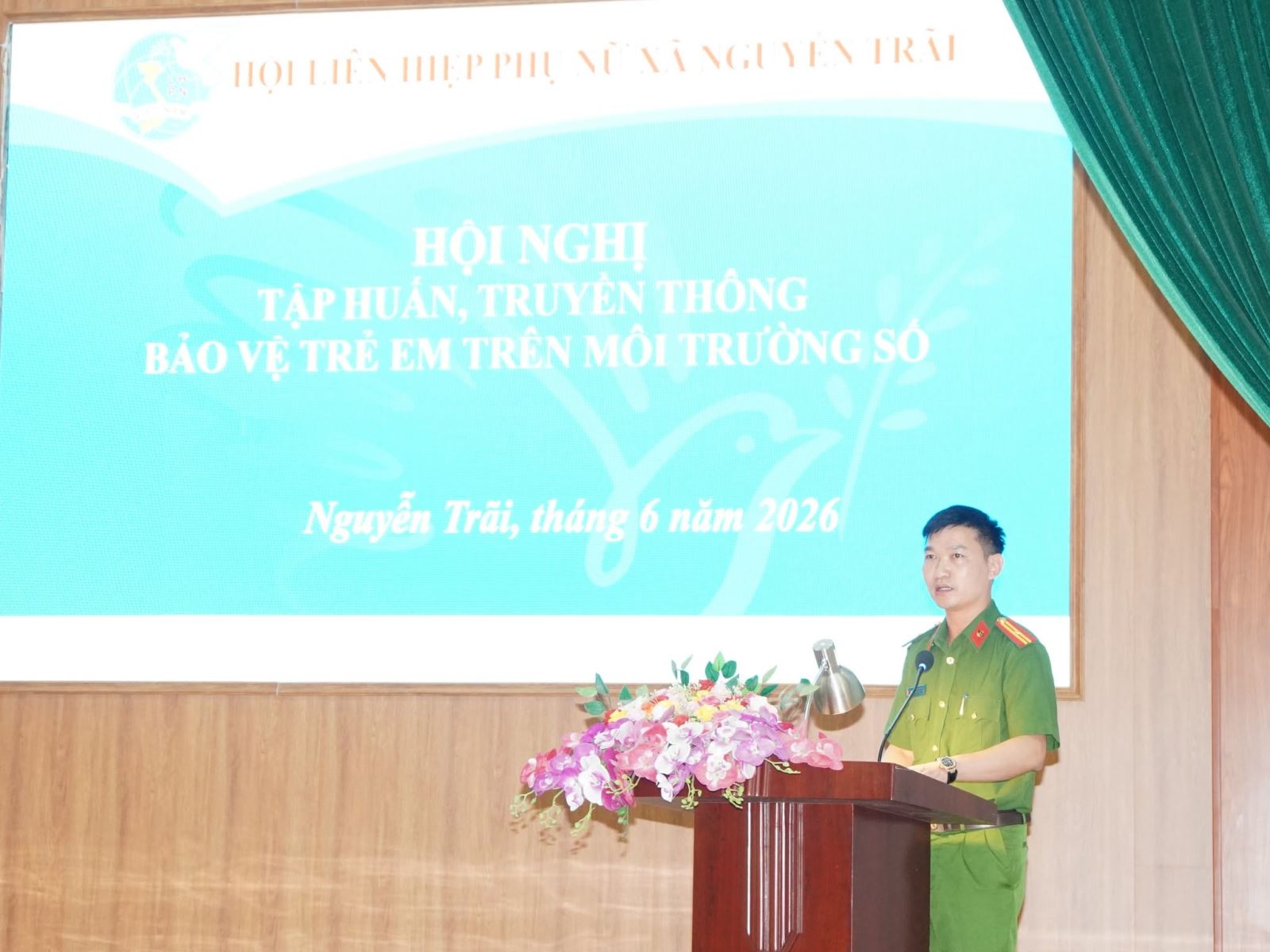 Công an xã Nguyễn Trãi tuyên truyền bảo vệ trẻ em trên môi trường số tại Hội nghị ra mắt mô hình “Gia đình số”