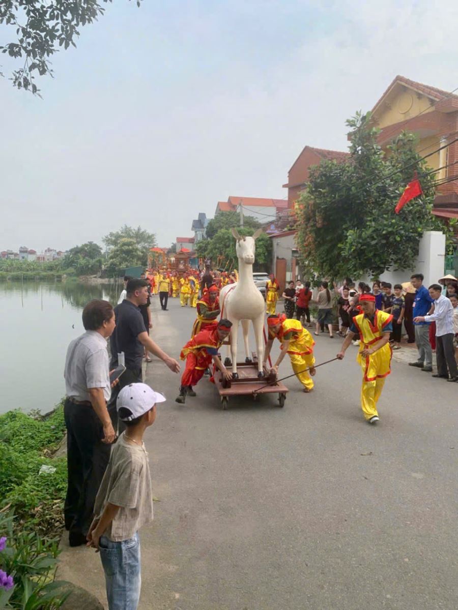 Công an xã Nguyễn Trãi đảm bảo an ninh trật tự, trật tự an toàn giao thông Lễ hội truyền thống đình - đền thôn Nam Trì năm 2026